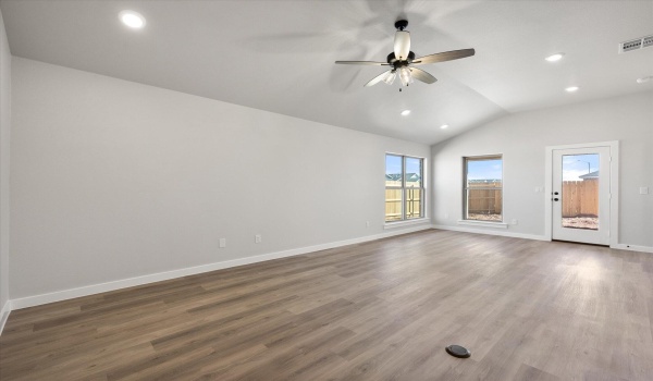 1626 N Dover Avenue, Lubbock, TX 79416, 4 Habitaciones Habitaciones , ,2 BañosBaños,Residential,En Venta,1626 N Dover Avenue,202552041