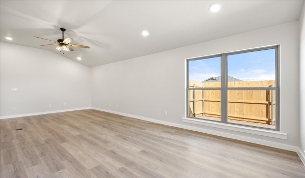 1626 N Dover Avenue, Lubbock, TX 79416, 4 Habitaciones Habitaciones , ,2 BañosBaños,Residential,En Venta,1626 N Dover Avenue,202552041