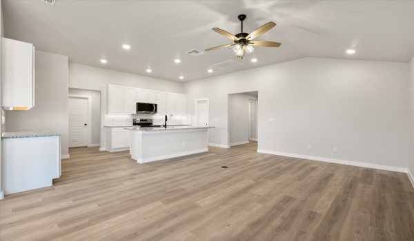 1626 N Dover Avenue, Lubbock, TX 79416, 4 Habitaciones Habitaciones , ,2 BañosBaños,Residential,En Venta,1626 N Dover Avenue,202552041