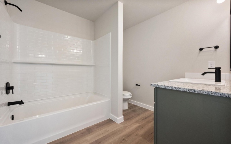 3009 140th Street, Lubbock, TX 79423, 3 Habitaciones Habitaciones , ,2 BañosBaños,Residential,En Venta,3009 140th Street,202552055