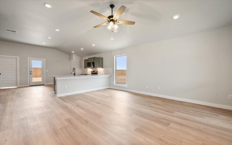 3009 140th Street, Lubbock, TX 79423, 3 Habitaciones Habitaciones , ,2 BañosBaños,Residential,En Venta,3009 140th Street,202552055