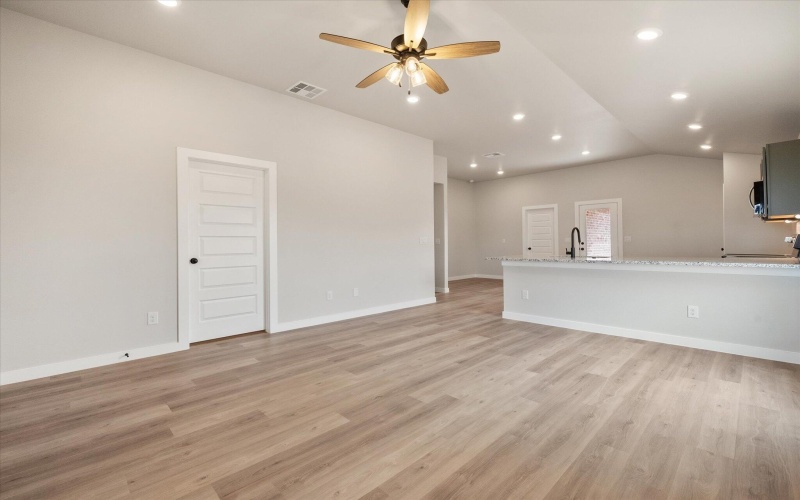 3009 140th Street, Lubbock, TX 79423, 3 Habitaciones Habitaciones , ,2 BañosBaños,Residential,En Venta,3009 140th Street,202552055