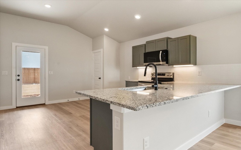 3009 140th Street, Lubbock, TX 79423, 3 Habitaciones Habitaciones , ,2 BañosBaños,Residential,En Venta,3009 140th Street,202552055