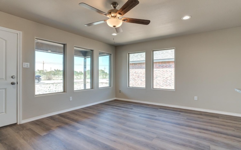 932 E Municipal Drive, Lubbock, TX 79403, 3 Bedrooms Bedrooms, ,2 BathroomsBathrooms,Residential,For Sale,932 E Municipal Drive,202552126