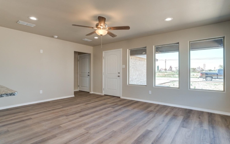 932 E Municipal Drive, Lubbock, TX 79403, 3 Bedrooms Bedrooms, ,2 BathroomsBathrooms,Residential,For Sale,932 E Municipal Drive,202552126