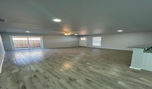 8608 10th Street, Lubbock, TX 79416, 3 Bedrooms Bedrooms, ,2 BathroomsBathrooms,Residential,For Sale,8608 10th Street,202416881
