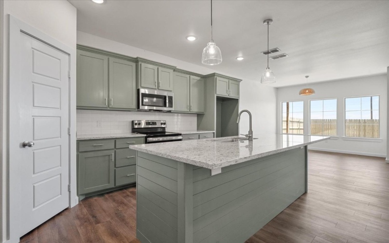 7737 97th Street, Lubbock, TX 79424, 3 Bedrooms Bedrooms, ,2 BathroomsBathrooms,Residential,For Sale,7737 97th Street,202417147