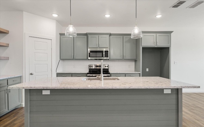 7737 97th Street, Lubbock, TX 79424, 3 Bedrooms Bedrooms, ,2 BathroomsBathrooms,Residential,For Sale,7737 97th Street,202417147