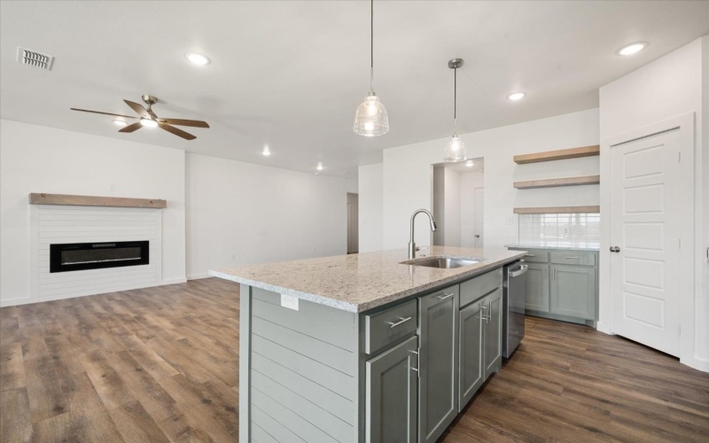 7737 97th Street, Lubbock, TX 79424, 3 Bedrooms Bedrooms, ,2 BathroomsBathrooms,Residential,For Sale,7737 97th Street,202417147