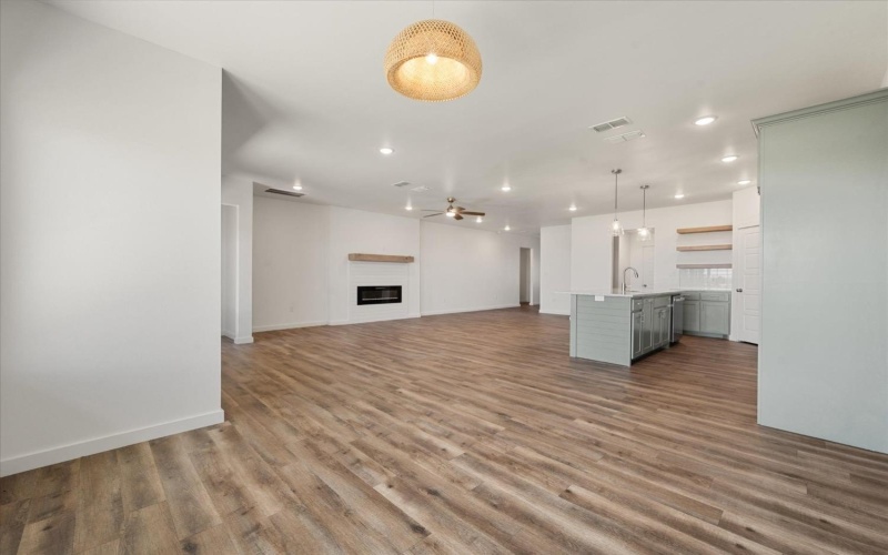 7737 97th Street, Lubbock, TX 79424, 3 Bedrooms Bedrooms, ,2 BathroomsBathrooms,Residential,For Sale,7737 97th Street,202417147