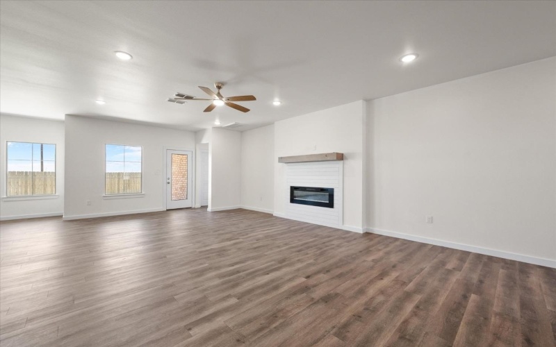 7737 97th Street, Lubbock, TX 79424, 3 Bedrooms Bedrooms, ,2 BathroomsBathrooms,Residential,For Sale,7737 97th Street,202417147