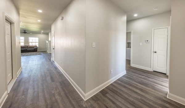 1802 Ross Avenue, Lubbock, TX 79416, 3 Bedrooms Bedrooms, ,2 BathroomsBathrooms,Residential,For Sale,1802 Ross Avenue,202417308
