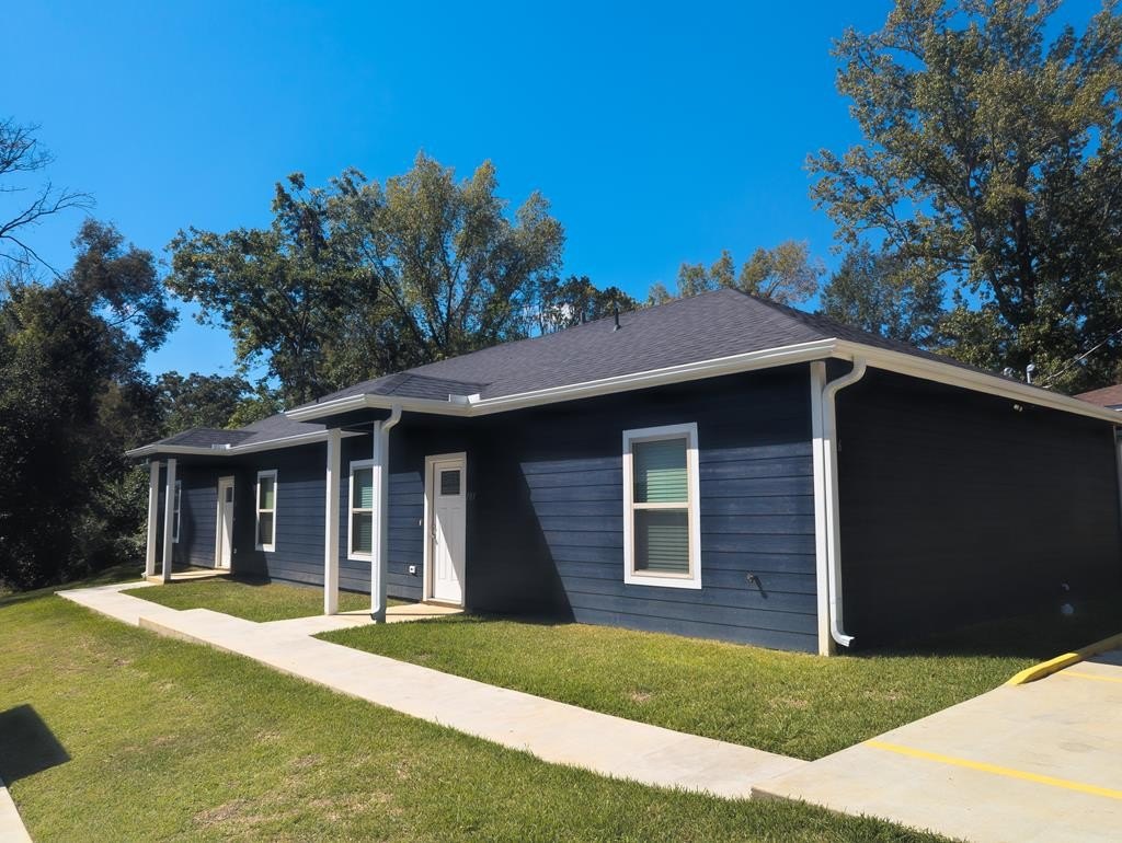 416 Lake, Nacogdoches, TX 75964, 6 Bedrooms Bedrooms, ,5 BathroomsBathrooms,Residential,For Sale,416 Lake,22500149