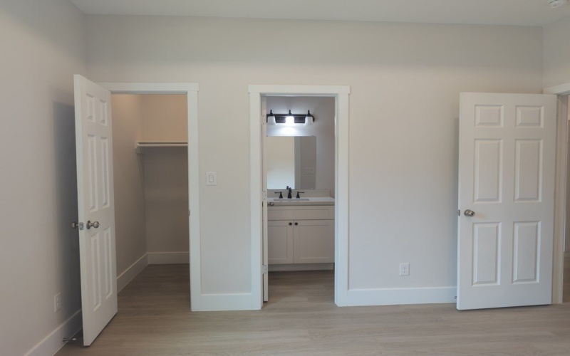 416 Lake, Nacogdoches, TX 75964, 6 Bedrooms Bedrooms, ,5 BathroomsBathrooms,Residential,For Sale,416 Lake,22500149