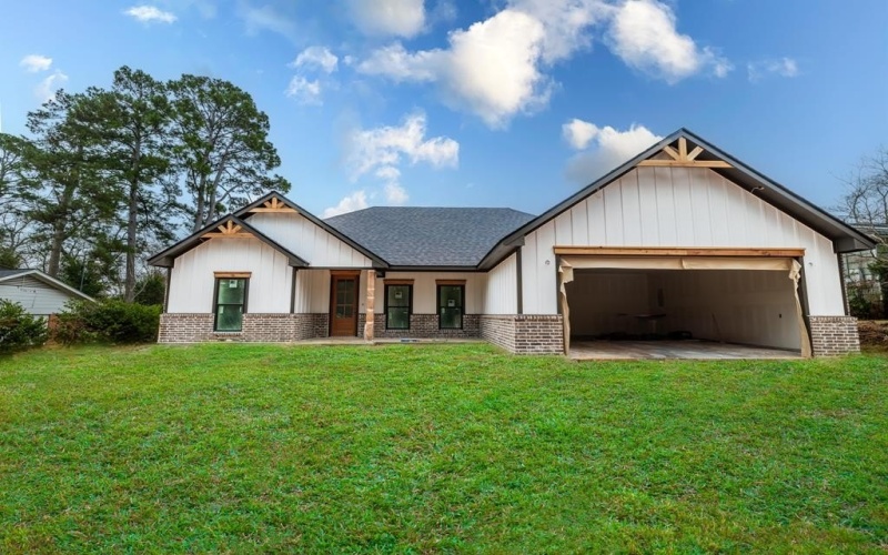 324 E Lakewood, Nacogdoches, TX 75965, 3 Bedrooms Bedrooms, ,2 BathroomsBathrooms,Residential,For Sale,324 E Lakewood,22500236