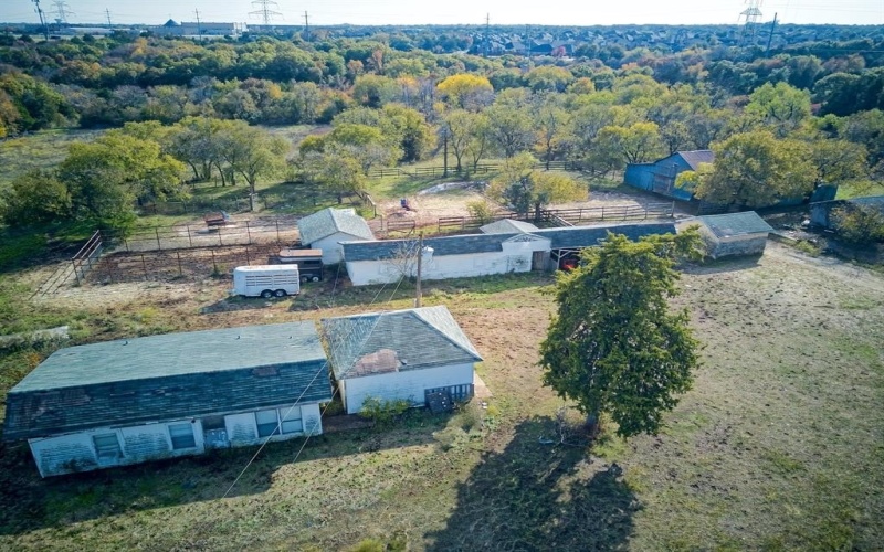 1318 N J Elmer Weaver Freeway, Cedar Hill, TX 75104, ,Commercial Sale,For Sale,1318 N J Elmer Weaver Freeway,14221572
