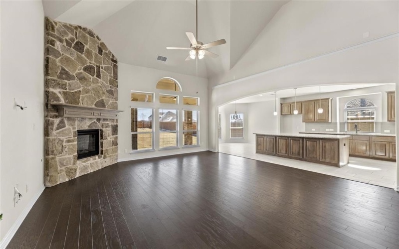 320 Cheyenne Mountain Drive, Ovilla, TX 75154, 4 Habitaciones Habitaciones , ,3 BañosBaños,Residential,En Venta,320 Cheyenne Mountain Drive,20087803