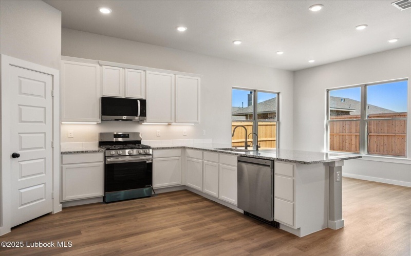 6913 55th Street, Lubbock, TX 79407, 4 Bedrooms Bedrooms, ,2 BathroomsBathrooms,Residential,For Sale,6913 55th Street,202552844