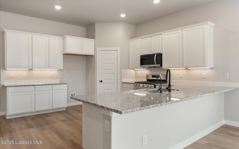 6913 55th Street, Lubbock, TX 79407, 4 Bedrooms Bedrooms, ,2 BathroomsBathrooms,Residential,For Sale,6913 55th Street,202552844