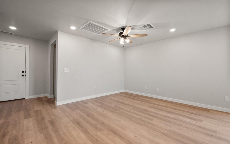 14503 Paris Avenue, Lubbock, TX 79423, 3 Bedrooms Bedrooms, ,2 BathroomsBathrooms,Residential,For Sale,14503 Paris Avenue,202552845