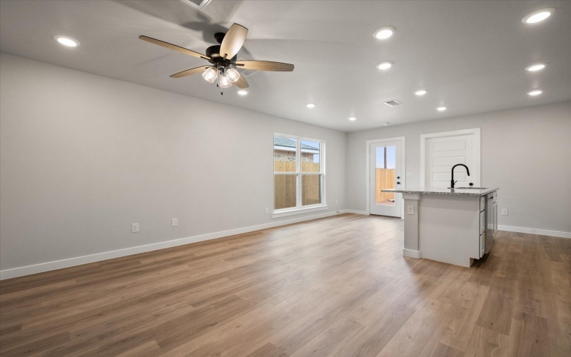 14503 Paris Avenue, Lubbock, TX 79423, 3 Bedrooms Bedrooms, ,2 BathroomsBathrooms,Residential,For Sale,14503 Paris Avenue,202552845