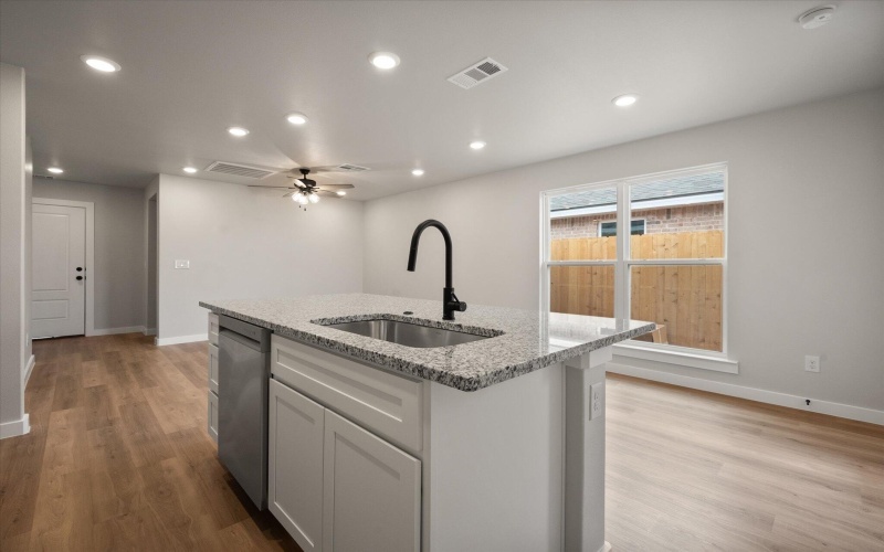 14503 Paris Avenue, Lubbock, TX 79423, 3 Bedrooms Bedrooms, ,2 BathroomsBathrooms,Residential,For Sale,14503 Paris Avenue,202552845