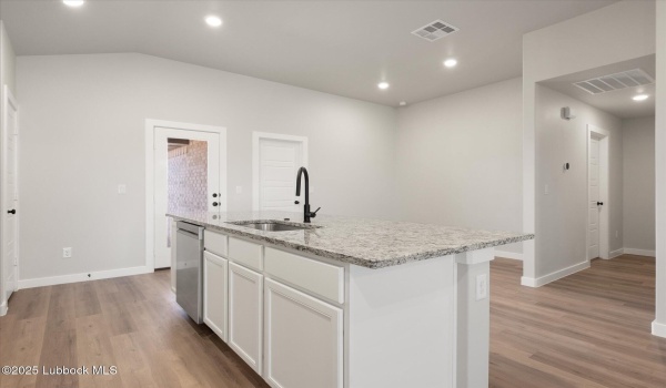 1612 N Dover Avenue, Lubbock, TX 79416, 3 Bedrooms Bedrooms, ,2 BathroomsBathrooms,Residential,For Sale,1612 N Dover Avenue,202553818