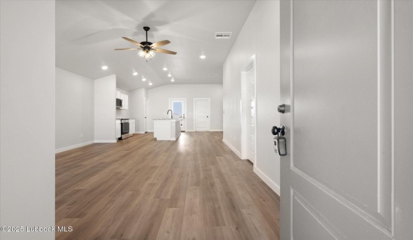 1612 N Dover Avenue, Lubbock, TX 79416, 3 Bedrooms Bedrooms, ,2 BathroomsBathrooms,Residential,For Sale,1612 N Dover Avenue,202553818