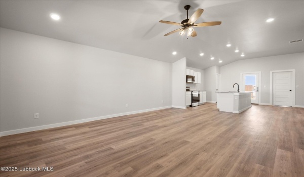 1612 N Dover Avenue, Lubbock, TX 79416, 3 Bedrooms Bedrooms, ,2 BathroomsBathrooms,Residential,For Sale,1612 N Dover Avenue,202553818
