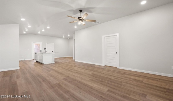 1612 N Dover Avenue, Lubbock, TX 79416, 3 Bedrooms Bedrooms, ,2 BathroomsBathrooms,Residential,For Sale,1612 N Dover Avenue,202553818