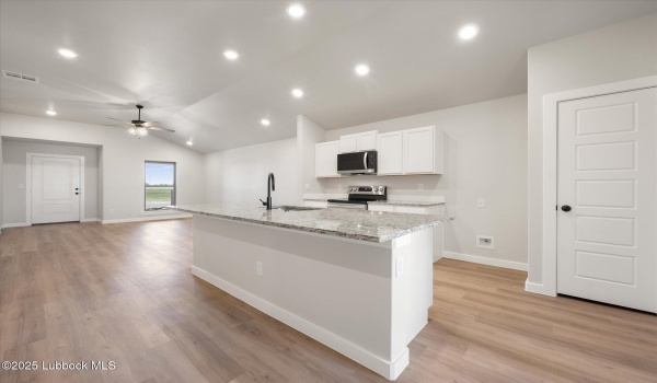 1612 N Dover Avenue, Lubbock, TX 79416, 3 Bedrooms Bedrooms, ,2 BathroomsBathrooms,Residential,For Sale,1612 N Dover Avenue,202553818