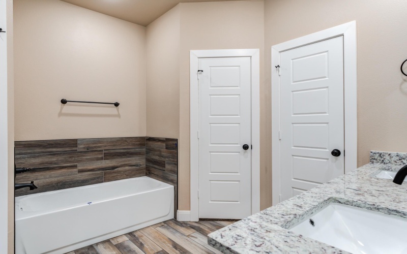 7904 N County Rd 1100, Shallowater, TX 79363, 3 Bedrooms Bedrooms, ,2 BathroomsBathrooms,Residential,For Sale,7904 N County Rd 1100,202552851