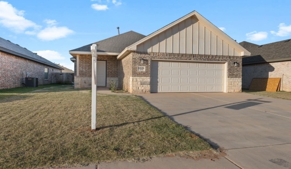 6926 16th Street, Lubbock, TX 79416, 3 Bedrooms Bedrooms, ,2 BathroomsBathrooms,Residential,For Sale,6926 16th Street,202552891