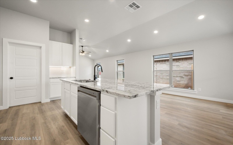 8617 29th Street, Lubbock, TX 79407, 4 Habitaciones Habitaciones , ,2 BañosBaños,Residential,En Venta,8617 29th Street,202553870