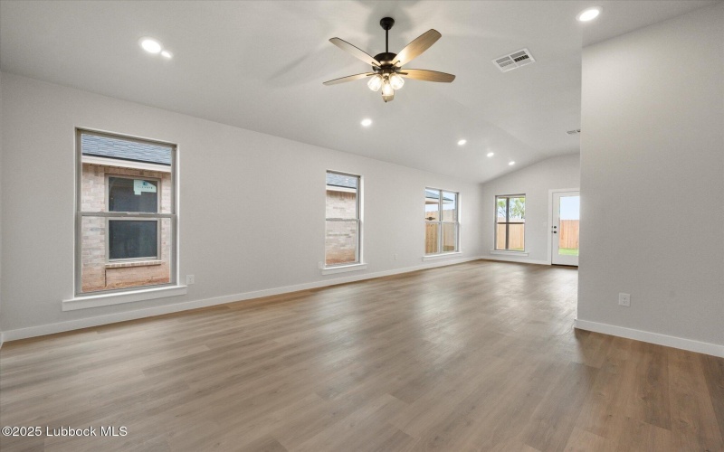 8617 29th Street, Lubbock, TX 79407, 4 Habitaciones Habitaciones , ,2 BañosBaños,Residential,En Venta,8617 29th Street,202553870