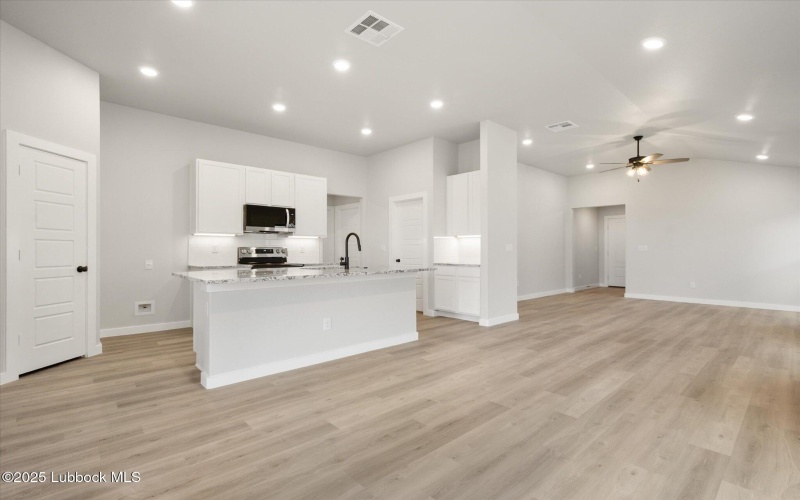 8617 29th Street, Lubbock, TX 79407, 4 Habitaciones Habitaciones , ,2 BañosBaños,Residential,En Venta,8617 29th Street,202553870