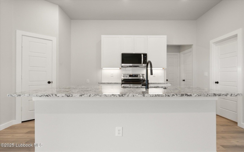8617 29th Street, Lubbock, TX 79407, 4 Habitaciones Habitaciones , ,2 BañosBaños,Residential,En Venta,8617 29th Street,202553870