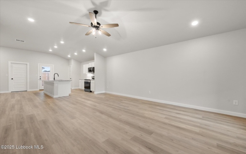 2915 Durham Avenue, Wolfforth, TX 79382, 3 Bedrooms Bedrooms, ,2 BathroomsBathrooms,Residential,For Sale,2915 Durham Avenue,202553936