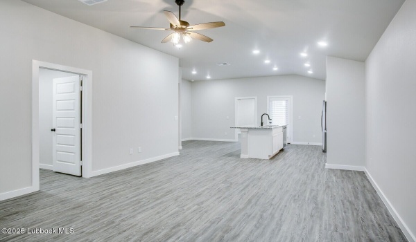 10518 Abbeville Avenue, Lubbock, TX 79424, 3 Bedrooms Bedrooms, ,2 BathroomsBathrooms,Residential Lease,For Rent,10518 Abbeville Avenue,202553996