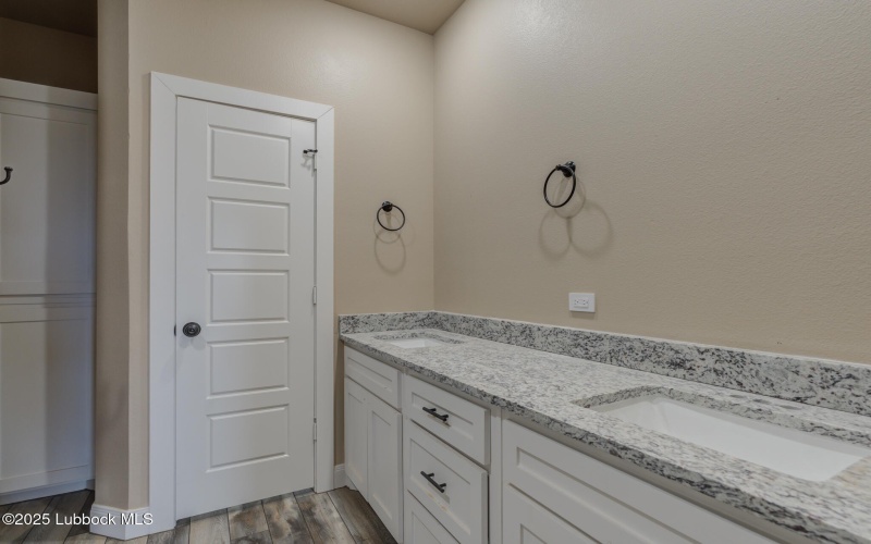 10915 County Rd 6000, Shallowater, TX 79363, 3 Bedrooms Bedrooms, ,2 BathroomsBathrooms,Residential,For Sale,10915 County Rd 6000,202554000