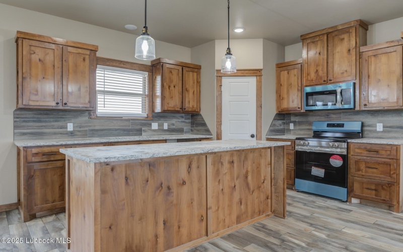 10915 County Rd 6000, Shallowater, TX 79363, 3 Bedrooms Bedrooms, ,2 BathroomsBathrooms,Residential,For Sale,10915 County Rd 6000,202554000