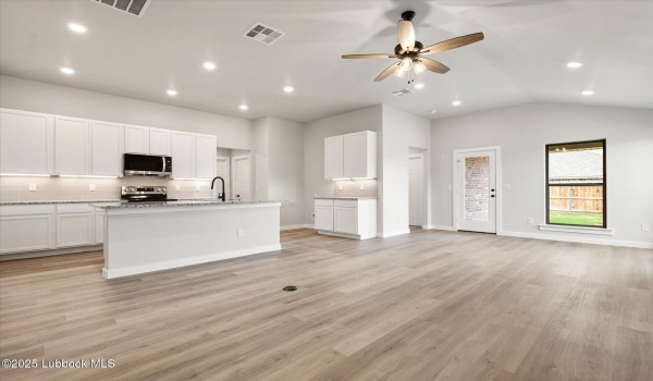 8612 29th Street, Lubbock, TX 79407, 4 Habitaciones Habitaciones , ,2 BañosBaños,Residential,En Venta,8612 29th Street,202554036