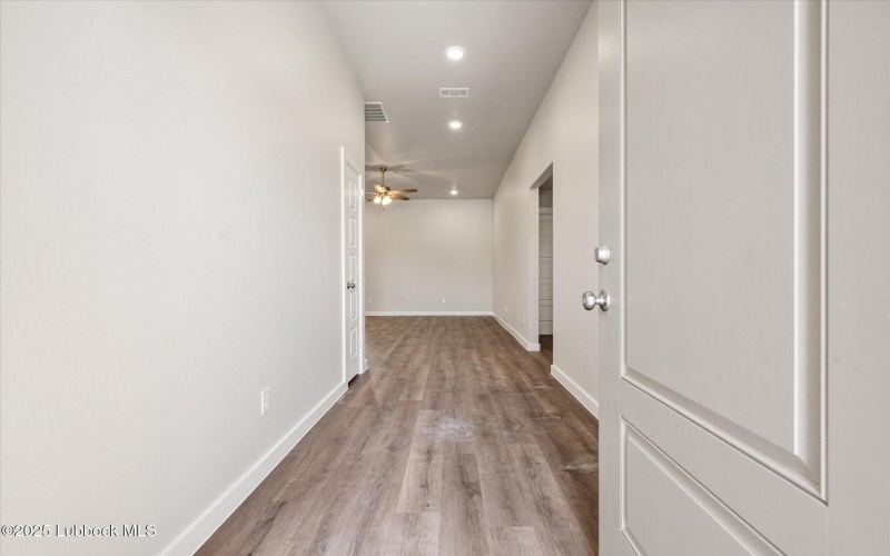 7026 8th Street, Lubbock, TX 79416, 3 Habitaciones Habitaciones , ,2 BañosBaños,Residential,En Venta,7026 8th Street,202554037