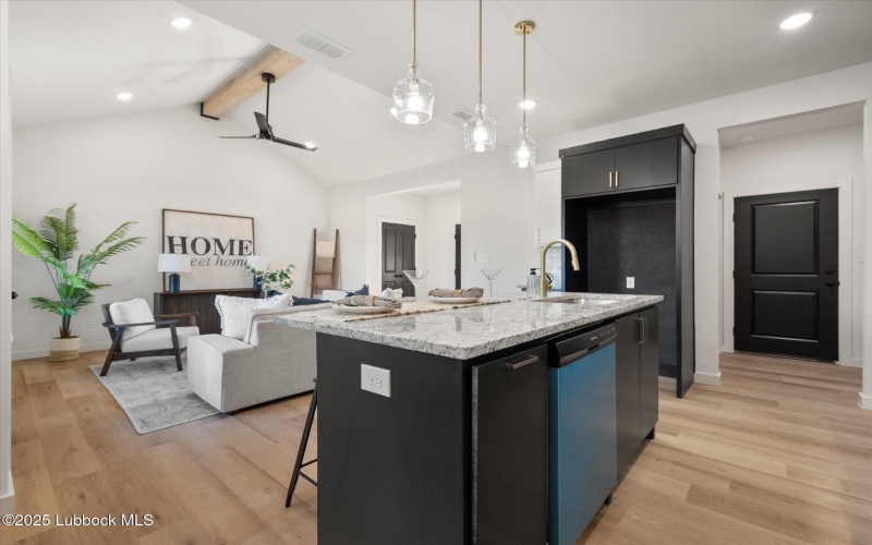 1313 Quincy Avenue, Lubbock, TX 79416, 3 Bedrooms Bedrooms, ,2 BathroomsBathrooms,Residential,For Sale,1313 Quincy Avenue,202554095