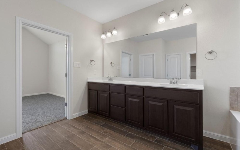 829 SUMMER GROVE Drive, Midlothian, TX 76065, 4 Habitaciones Habitaciones , ,3 BañosBaños,Residential,En Venta,829 SUMMER GROVE Drive,20241553