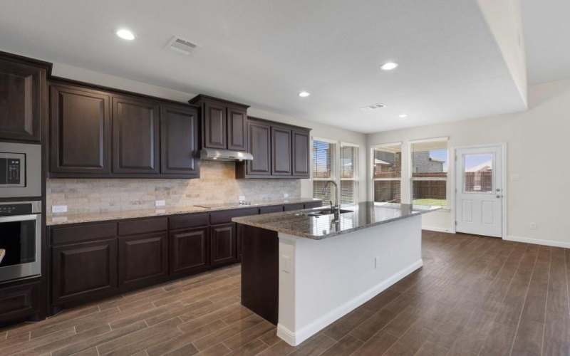 829 SUMMER GROVE Drive, Midlothian, TX 76065, 4 Habitaciones Habitaciones , ,3 BañosBaños,Residential,En Venta,829 SUMMER GROVE Drive,20241553