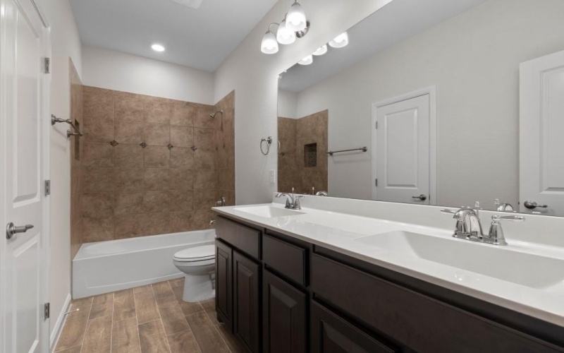 829 SUMMER GROVE Drive, Midlothian, TX 76065, 4 Habitaciones Habitaciones , ,3 BañosBaños,Residential,En Venta,829 SUMMER GROVE Drive,20241553
