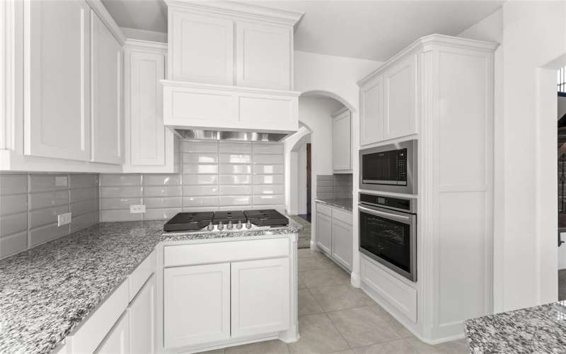 2418 White Plains Drive, Midlothian, TX 76065, 5 Bedrooms Bedrooms, ,3 BathroomsBathrooms,Residential,For Sale,2418 White Plains Drive,20242277