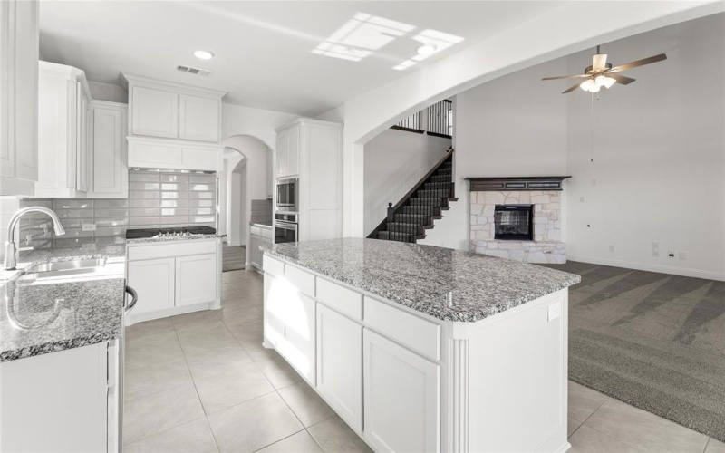 2418 White Plains Drive, Midlothian, TX 76065, 5 Bedrooms Bedrooms, ,3 BathroomsBathrooms,Residential,For Sale,2418 White Plains Drive,20242277