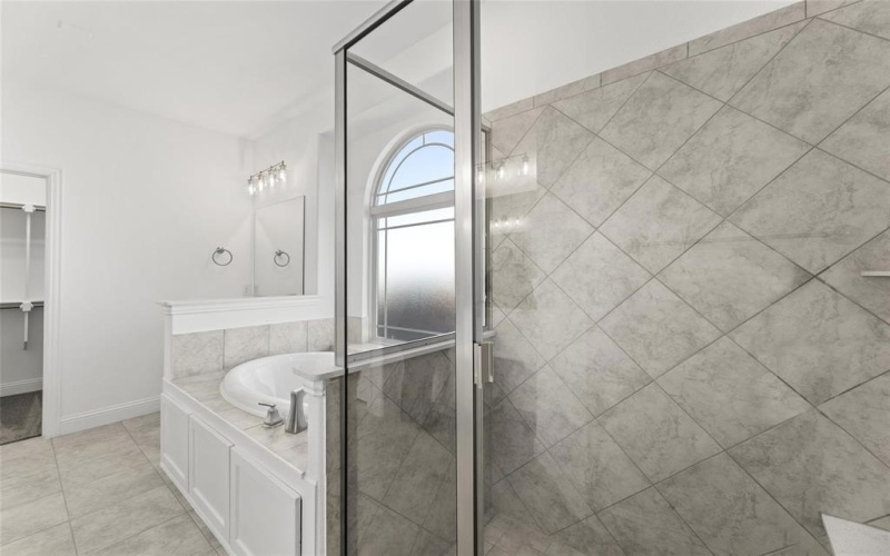 2418 White Plains Drive, Midlothian, TX 76065, 5 Bedrooms Bedrooms, ,3 BathroomsBathrooms,Residential,For Sale,2418 White Plains Drive,20242277